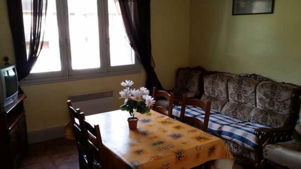 Appartement Au Pied Des Montagnes Auzat ภายนอก รูปภาพ